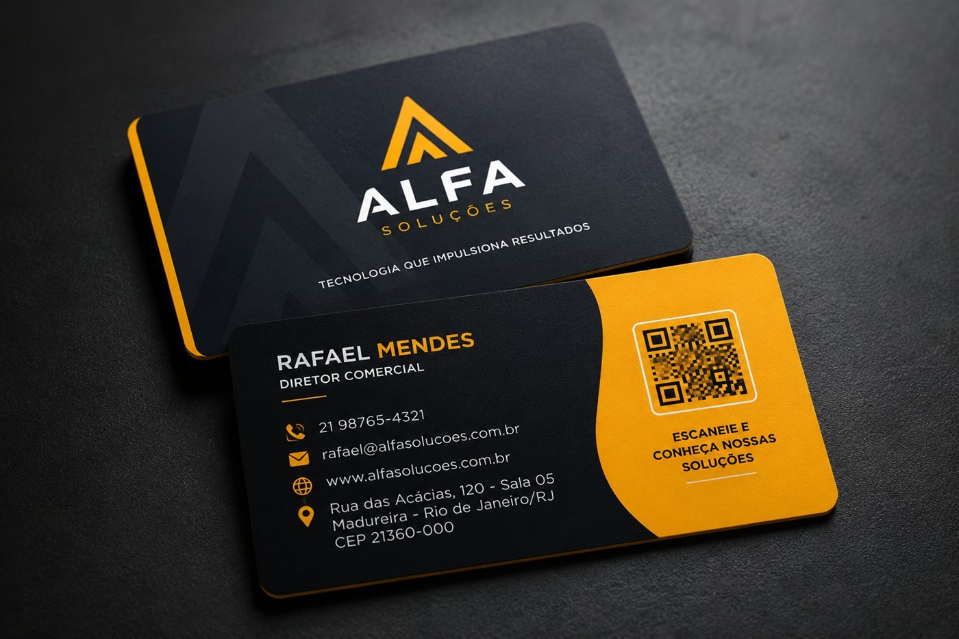 Cartões de visita personalizados com QR code, frente e verso, impressos pela Trapping